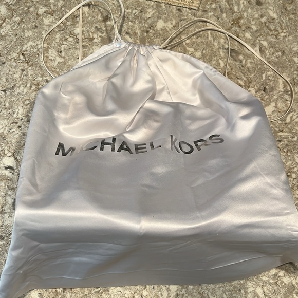 Michael Kors MK design beige handbag and matching shoes wallet - Picture 14 of 14